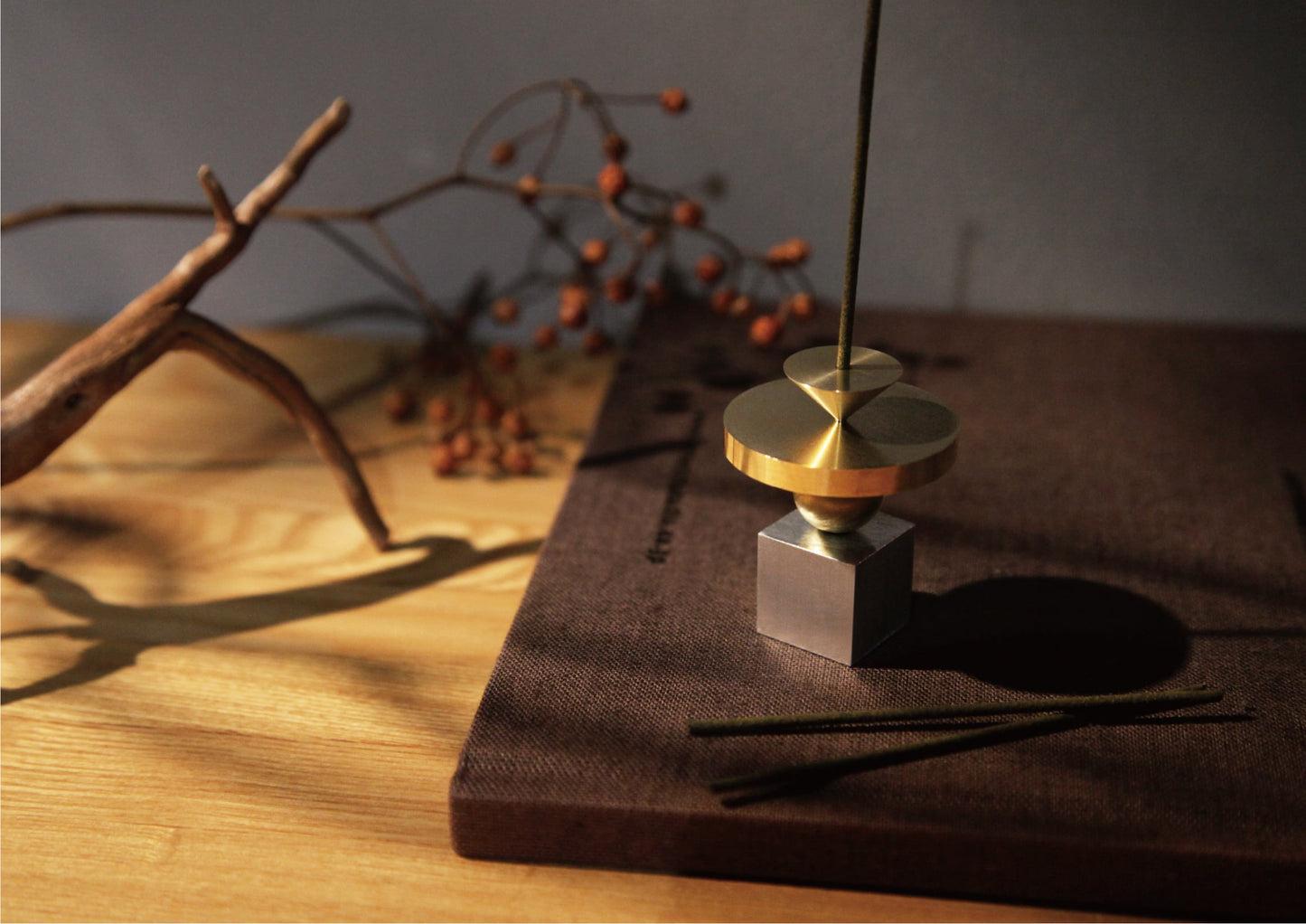 sakai kitchen〈堺キッチン〉【ハイテン工業】KON-KOU ~混淆~ incense holder　【balance】