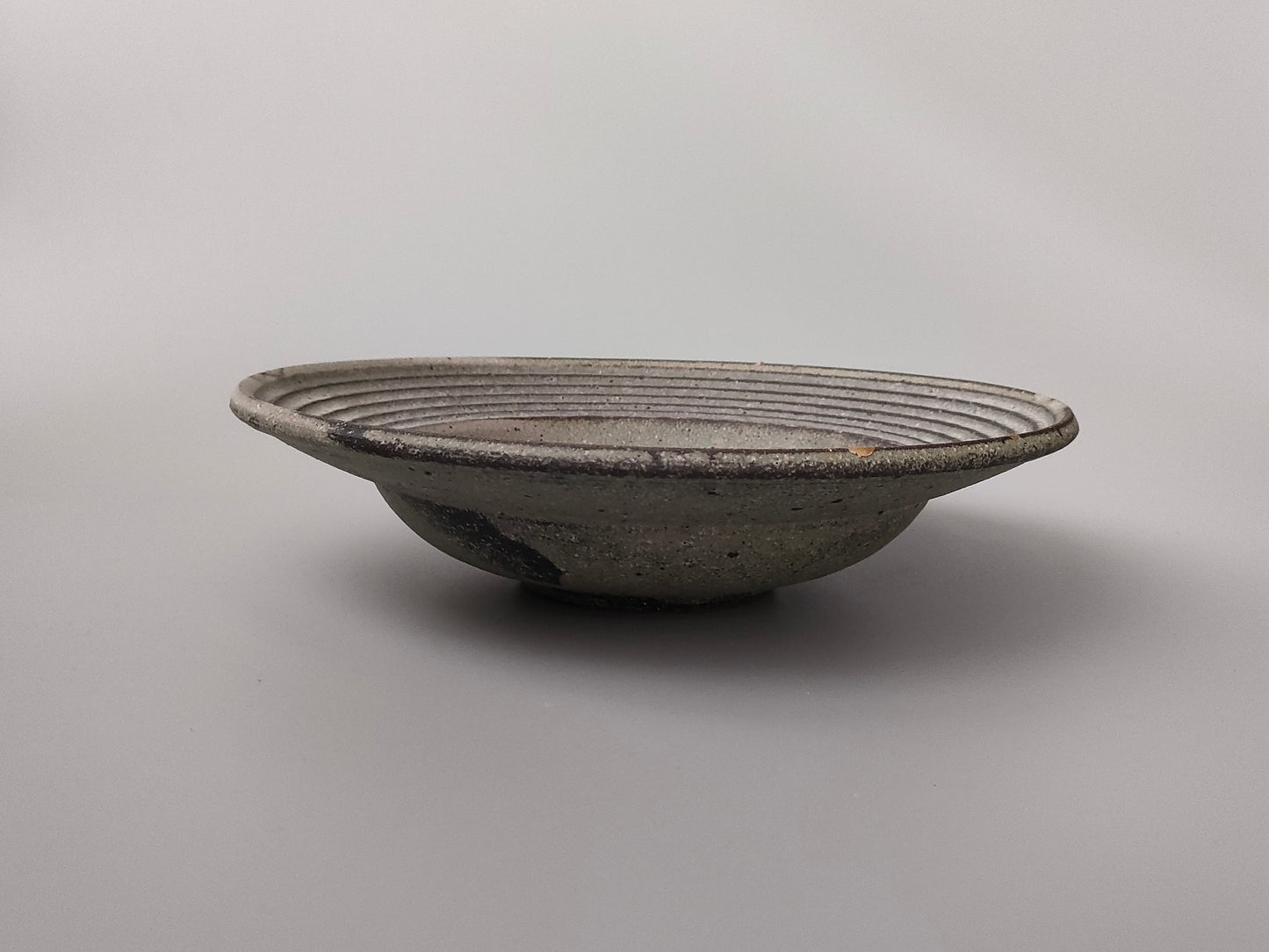 【旅皿：金継ぎ】炭化ボーダー８寸リム鉢