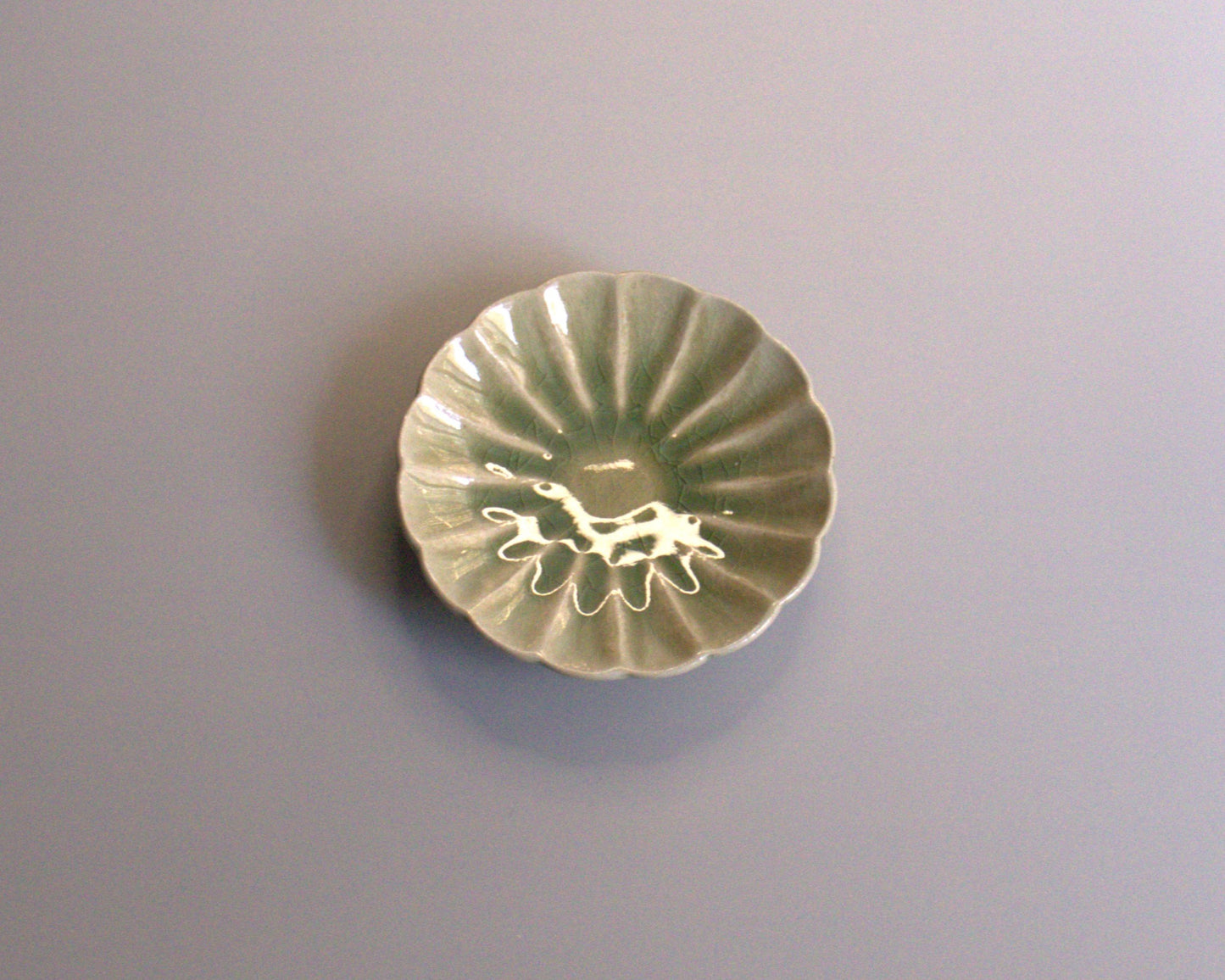 -Onland store　香山窯　ビードロ釉菊型天塩皿-