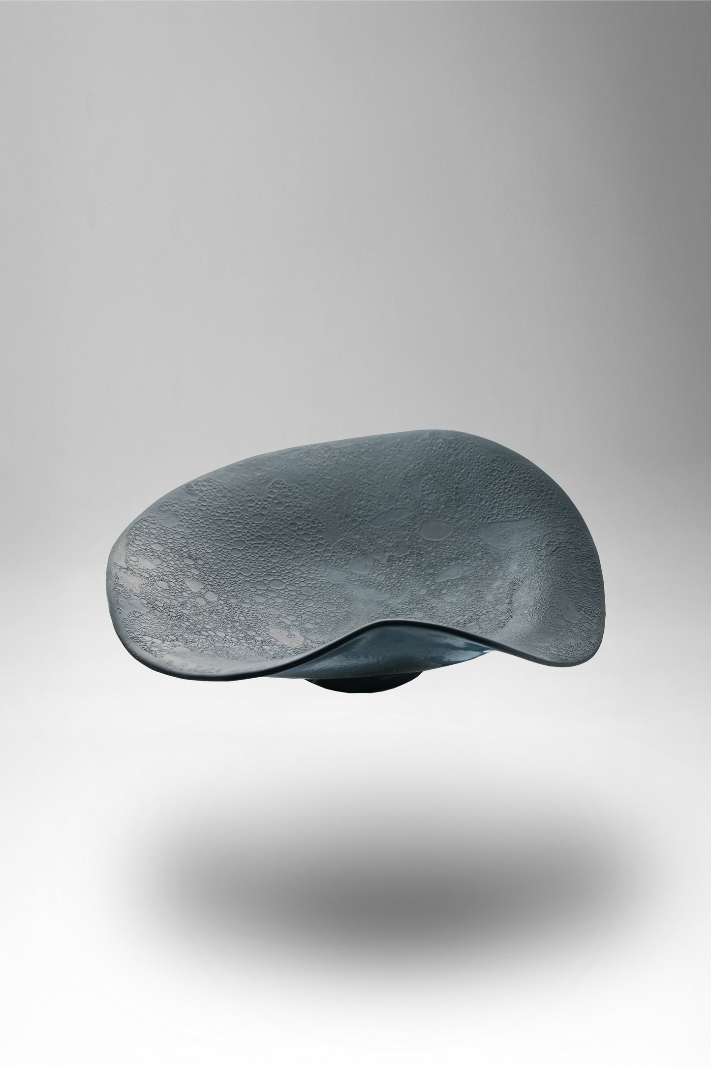 【旅皿】泡化粧　マットブラック　カービー鉢