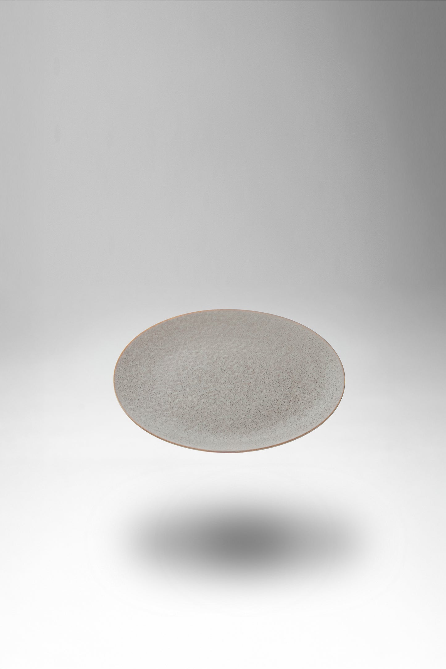 【旅皿】　グレージュ　１８cmプレート