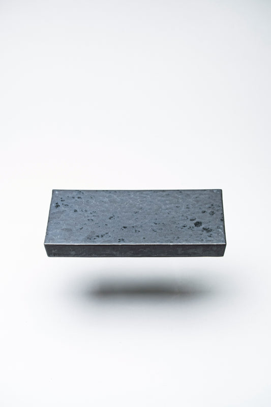 【旅皿】黒陶　長角板皿（低）20cm