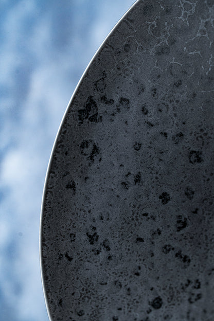 【旅皿】黒陶　クープボールプレート250