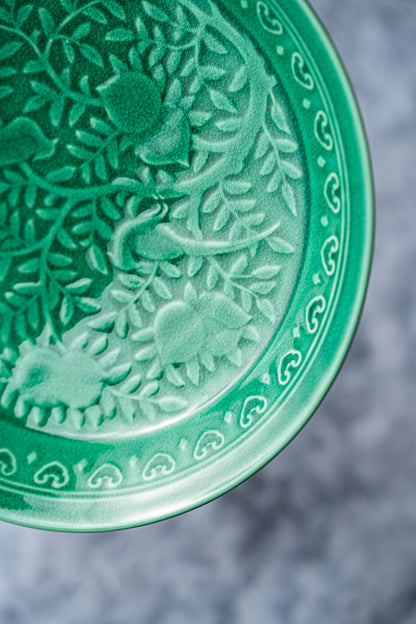 【旅皿】錦緑交趾浮彫紋　6.5寸皿