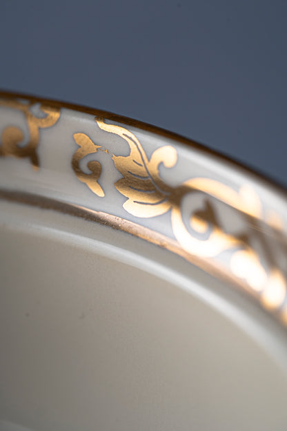 【旅皿】エンペラー（クリーム釉金彩菊華紋　4寸蓋物）