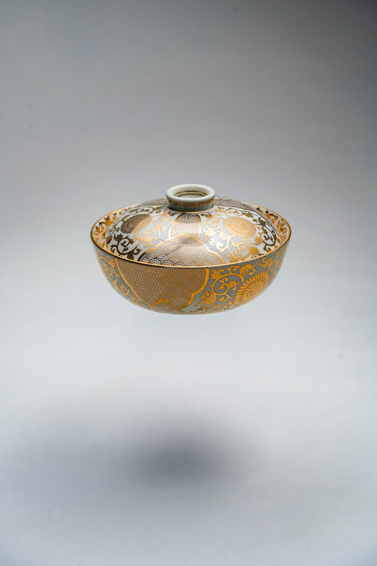 【旅皿】エンペラー（クリーム釉金彩菊華紋　4寸蓋物）