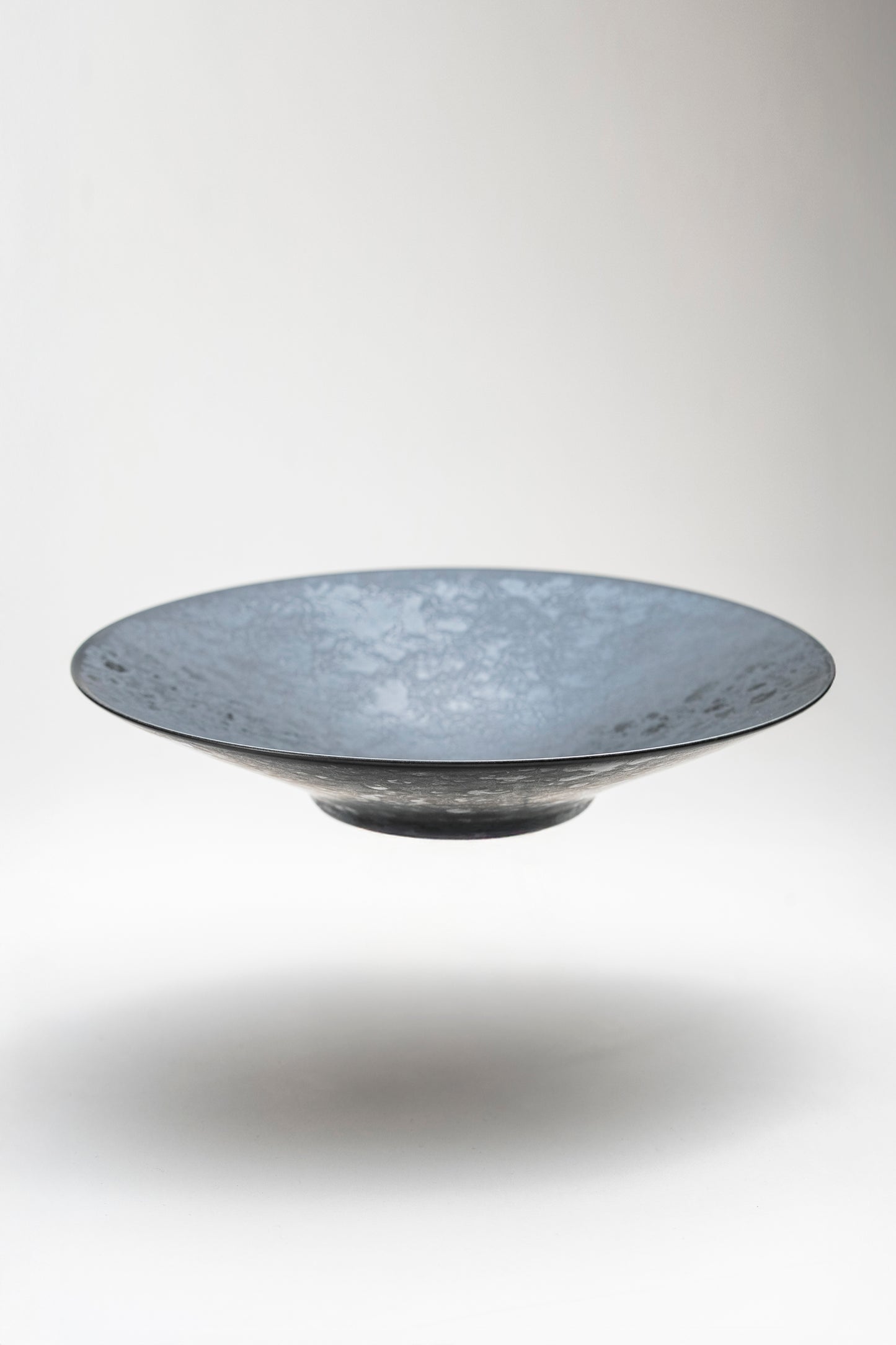 【旅皿】黒陶　クープボールプレート250